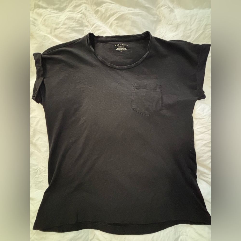 Women’s black t shirt